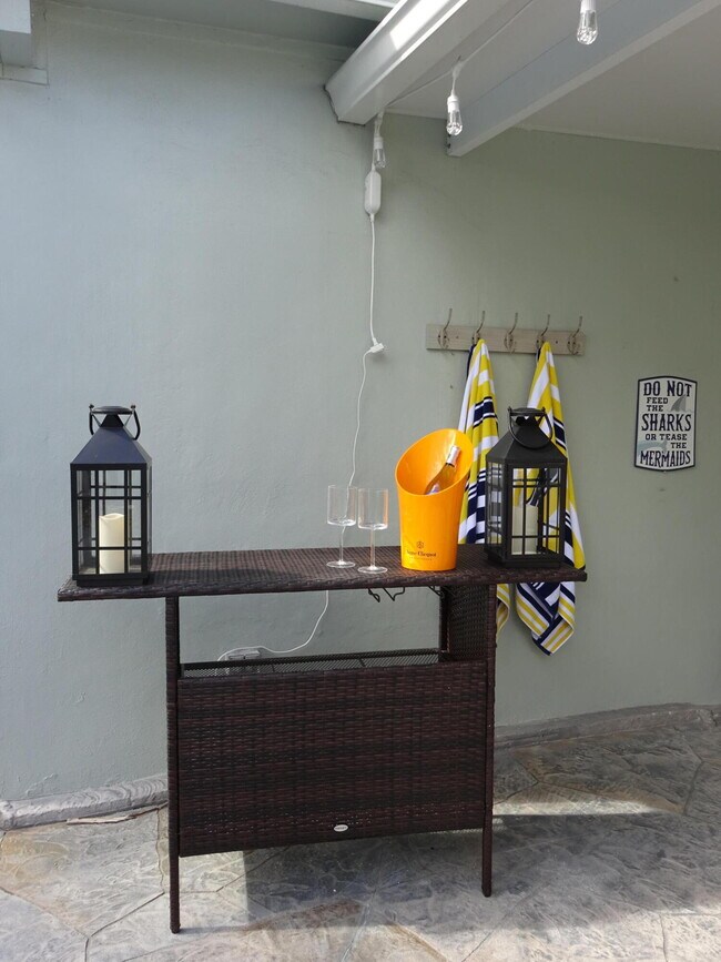 Building Photo - 908 SE 10th St