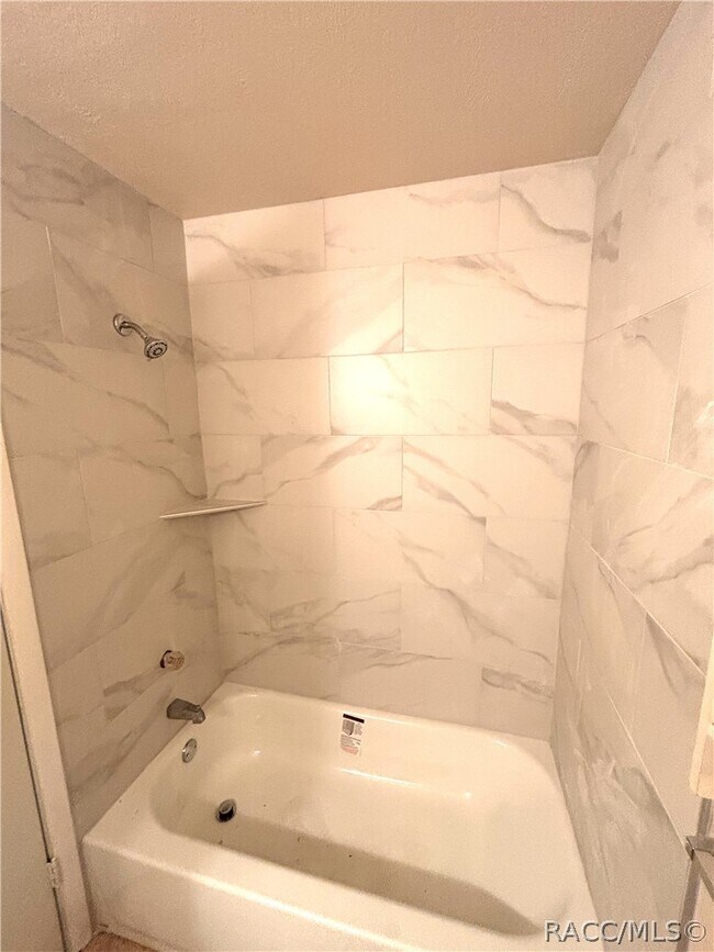 Building Photo - 1706 Tuttle St