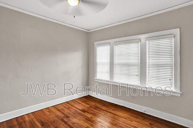Building Photo - 1508 McDuff Ave S