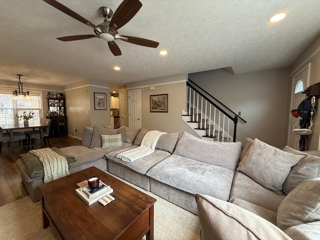 Building Photo - 2317 Kissing Tree Ln SE