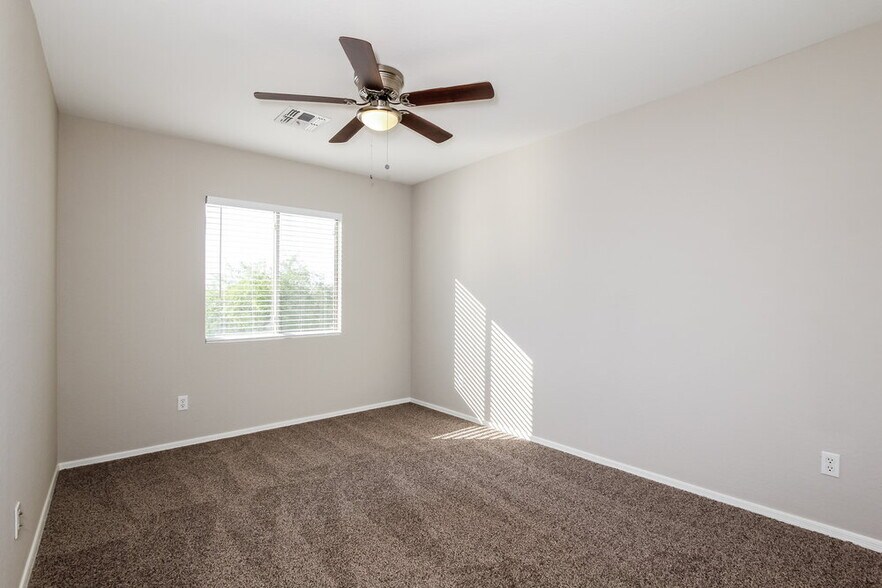 Building Photo - 12334 W Rosewood Dr