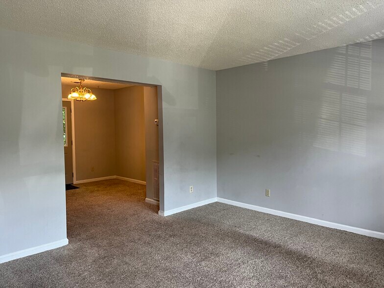 Building Photo - 2259 Forest Acres Dr