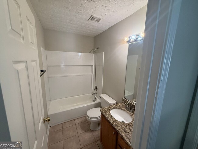 Building Photo - 27 Montgomery St NE