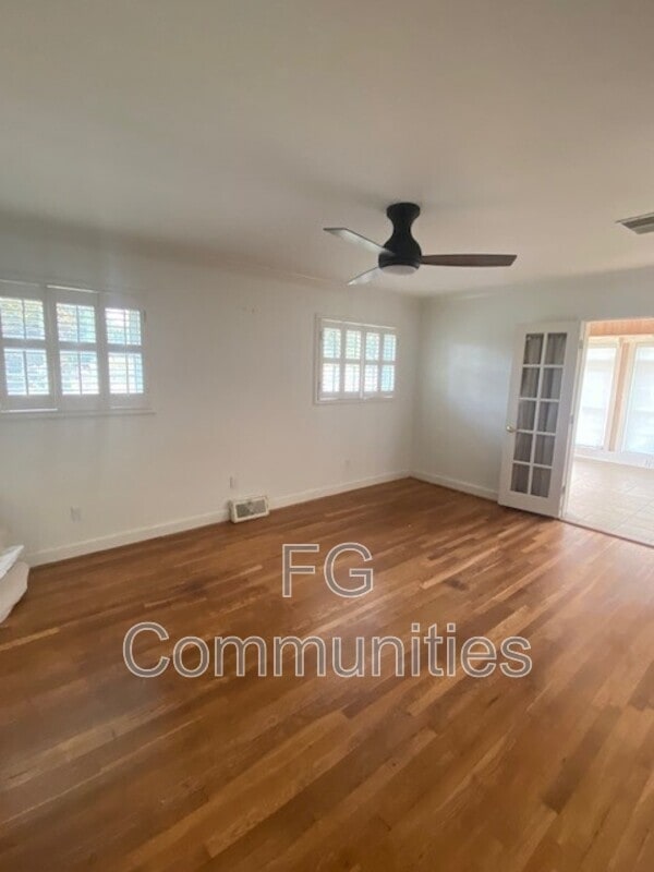 Building Photo - 206 Sunshine Way