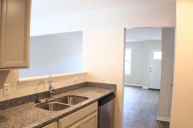Building Photo - 1431 Hornsby Ave