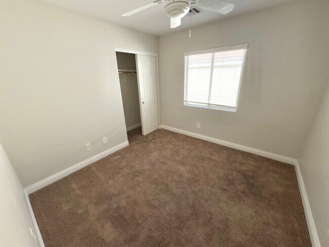 Building Photo - HERE'S THE PERFECT PLACE TO CALL HOME! 3 BEDROOM 2.5 BATHROOM TWO STORY TOWNHOUSE,