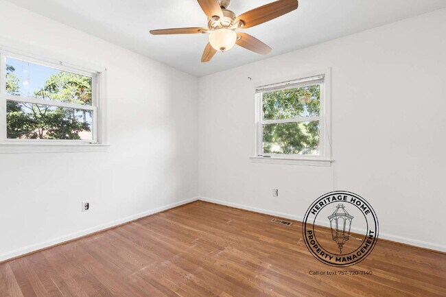 Building Photo - "Charming 3-Bed Oasis with Scenic Views & Modern Touches on Faubus Drive!"