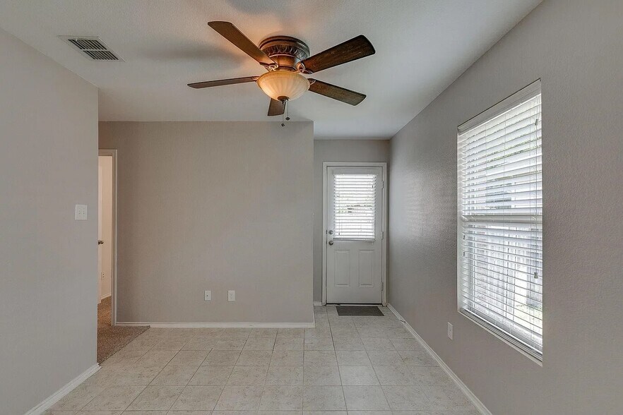 Dining area - 8833 Quarry Ridge Trl