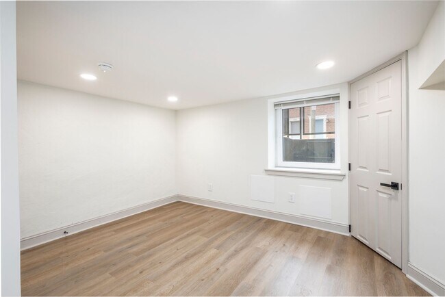 Building Photo - 2335 N 30th St