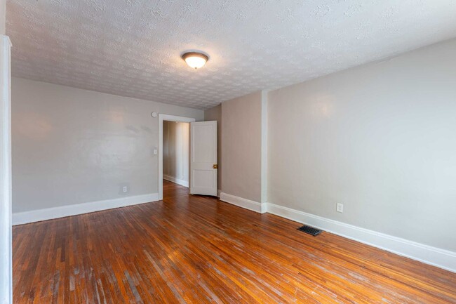 Building Photo - 1310-1312 N. 5th Street