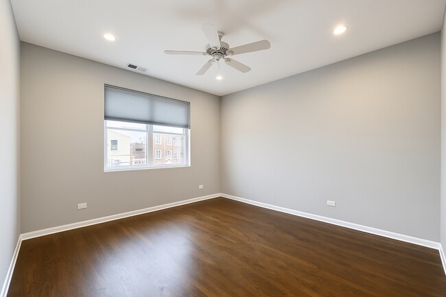 Building Photo - 5 N Oakley Blvd