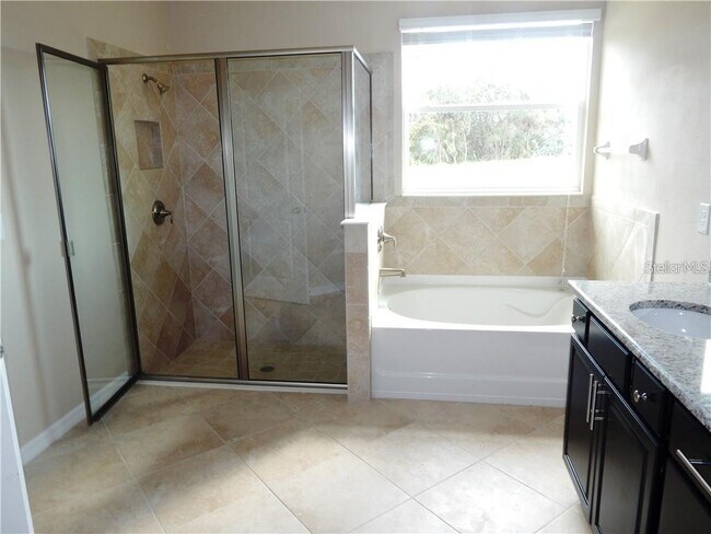 Building Photo - 15302 Las Olas Pl