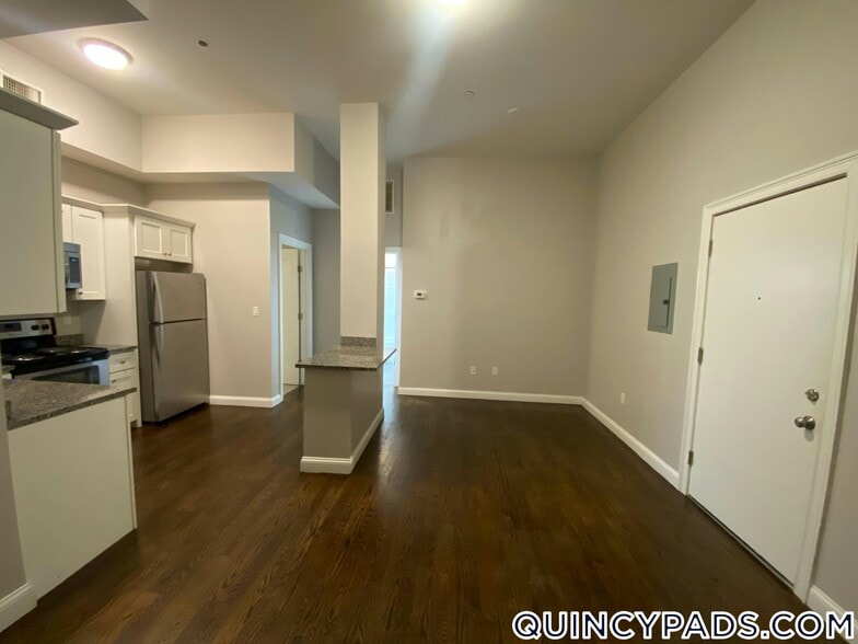 Building Photo - 10 Merrymount Rd