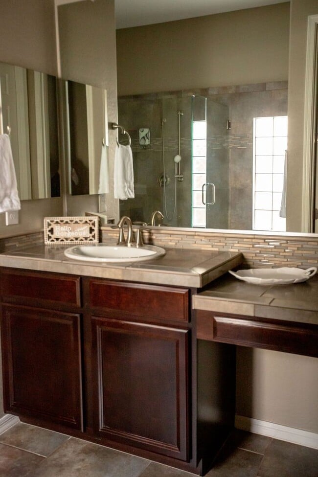 Building Photo - FURNISHED 3 BEDROOM IN CHANDLER!!