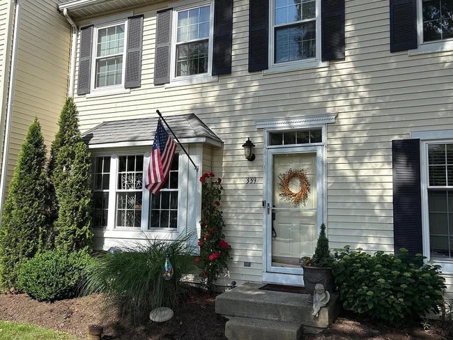 Building Photo - 339 Ivanhoe Ct