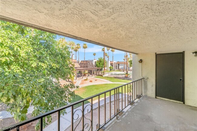 Building Photo - 1405 Vegas Valley Dr