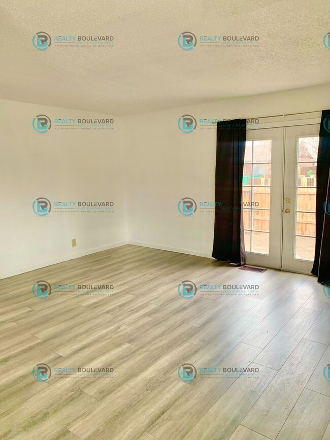 Building Photo - 1137 Arnold Dr