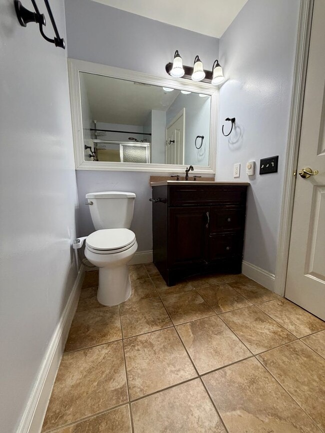 Building Photo - 401 Waters Edge Dr