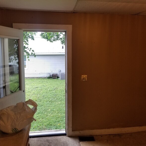 Back exit/entrance - 619 S 4th St