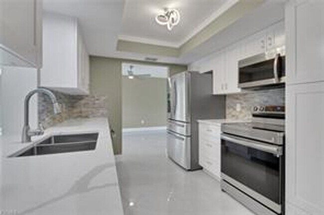 Building Photo - Elegant 3-Bedroom Pool Home in the Prestig...