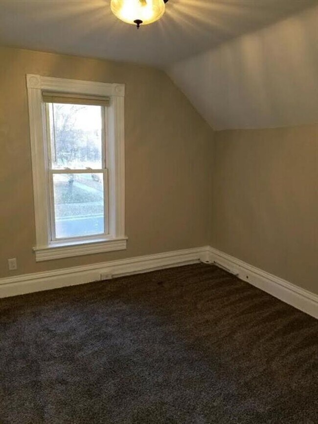 Building Photo - 1145 Bellevue Ave
