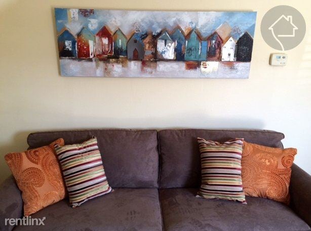 Building Photo - 302 W 38th St