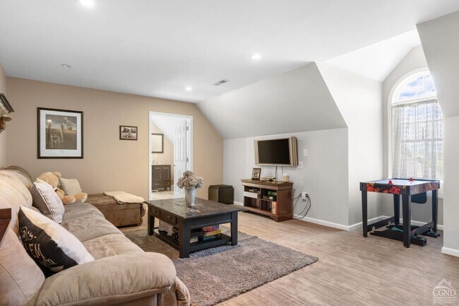 Building Photo - 174 Grove School Rd