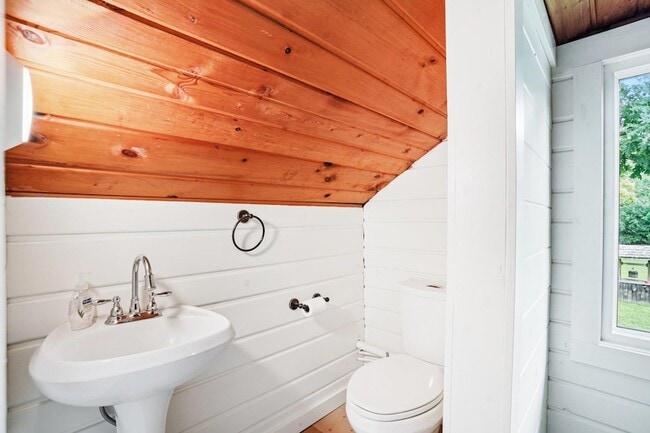 Building Photo - N3219 Cherry Rd