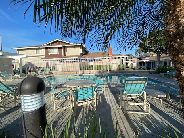 Building Photo - 8074 Woodland Dr