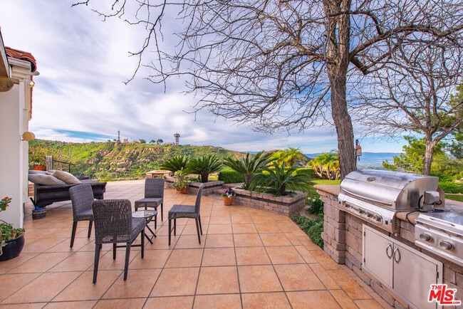 Building Photo - 501 Sadie Rd