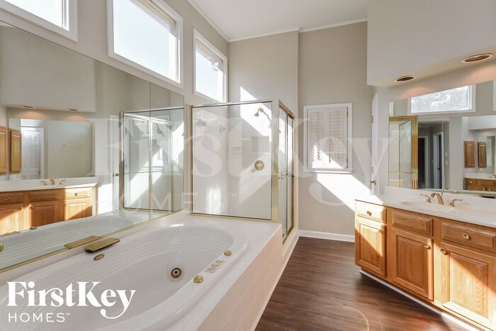 Building Photo - 1715 Foxwood Glen SE