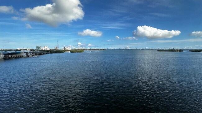 Primary Photo - 7825 NE Bayshore Ct