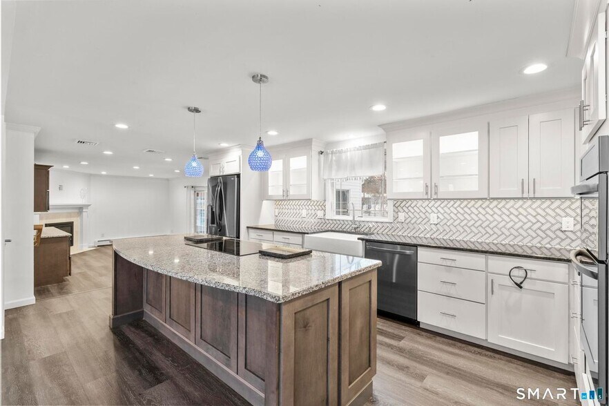 Building Photo - 125 Birchwood Dr