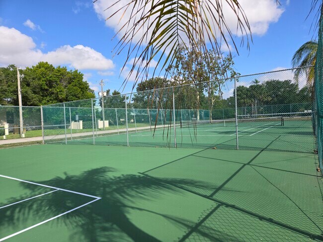 Building Photo - 3071 SE Aster Ln