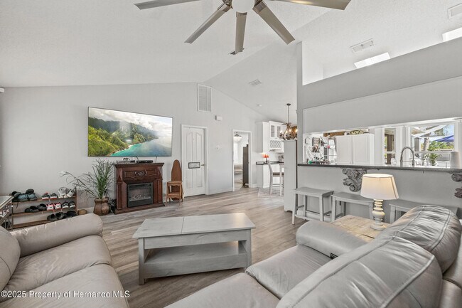 Building Photo - 4052 Montano Ave