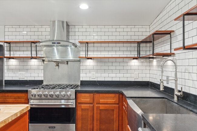 Building Photo - 1612 E Gaylon Dr