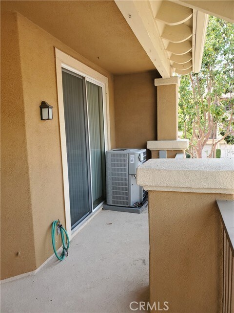 Building Photo - 2676 Dietrich Dr