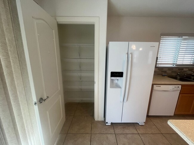 Building Photo - 2 Story-Single Family Home Located in Providence