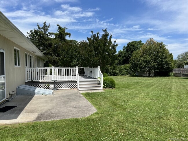 Building Photo - 215 Leon Rd