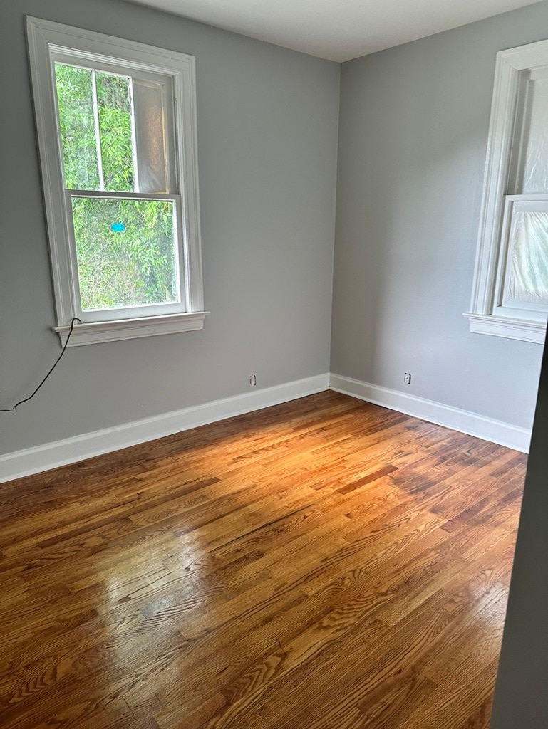 Building Photo - 1826 River Dr