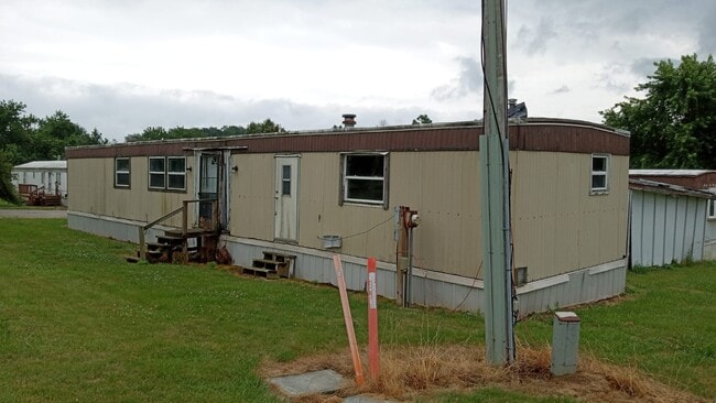 Building Photo - 710 Mill St