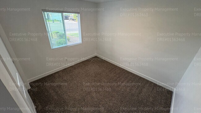 Building Photo - 5 bedroom, 2 bathroom, 3 car garage located near Taft Hwy/ Chevalier Rd