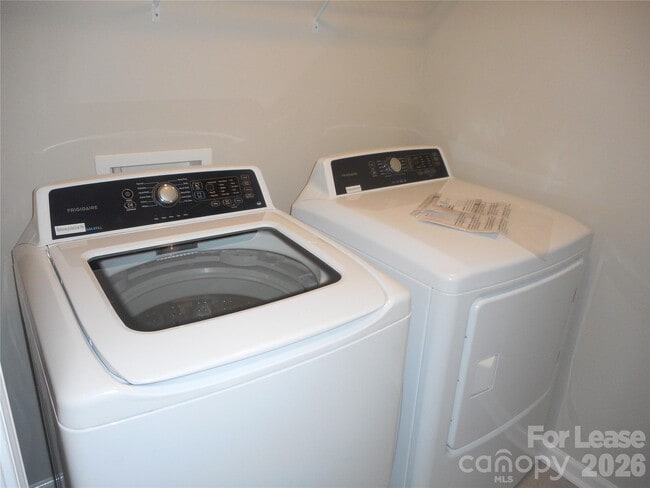 Building Photo - 8731 Harris Lake Ln