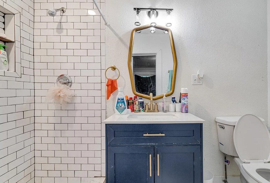 Building Photo - 7017 4th Ave S