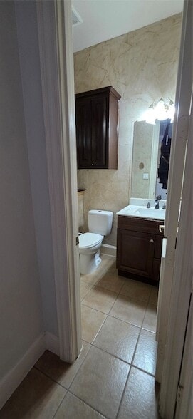 Building Photo - 1001 Llano Trce