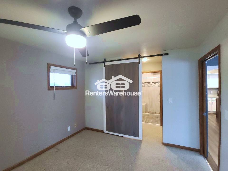 Building Photo - 765 US-63