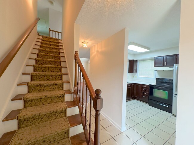 Building Photo - Knoxville 37922 - Beautiful 3 bedroom cond...