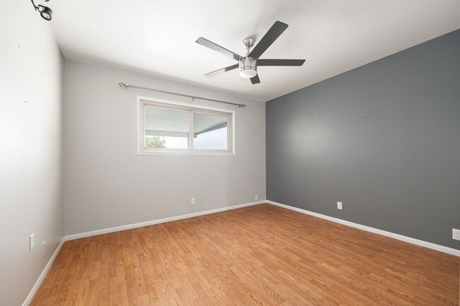 Building Photo - Quaint and Quiet 2-Bedroom 55+ Home with G...