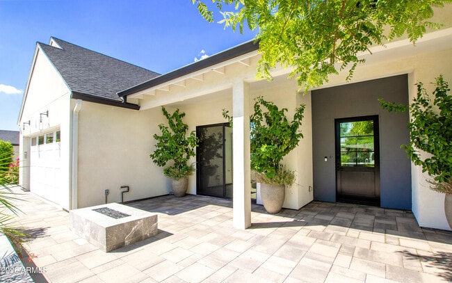 Building Photo - 2912 E Pierson St