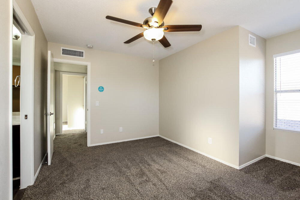 Building Photo - 909 E Marco Polo Rd